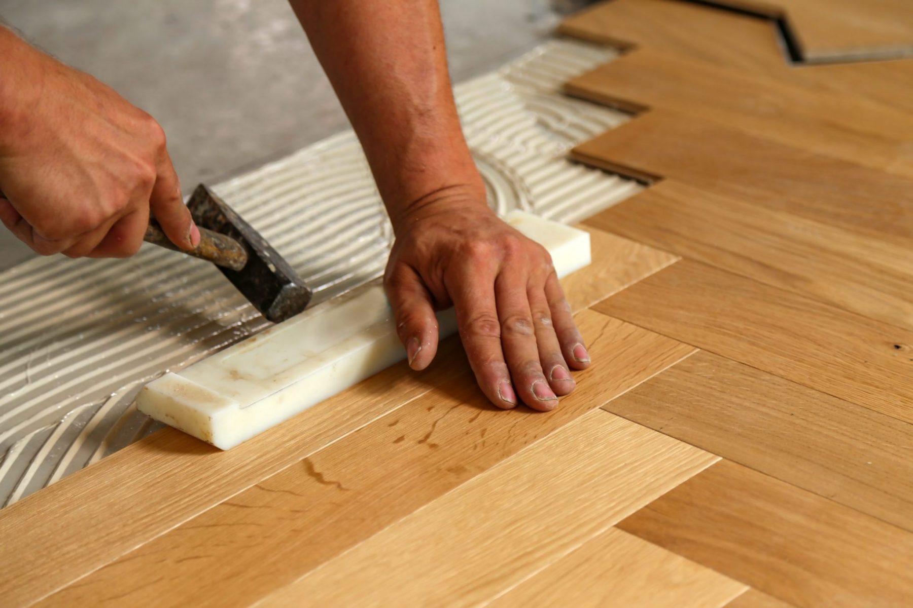 Colocación de suelo laminado (parquet)